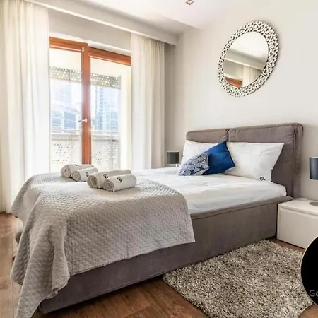 Urban Chic - One Bedroom - Luxury Stays&wronia118 Apartamento Varsóvia