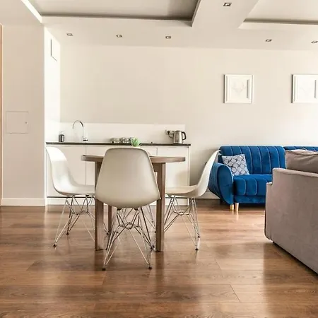 Apartment Urban Chic - One Bedroom - Luxury Stays&wronia118