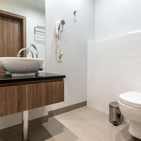 Urban Chic - One Bedroom - Luxury Stays&wronia118 Apartment Warsaw